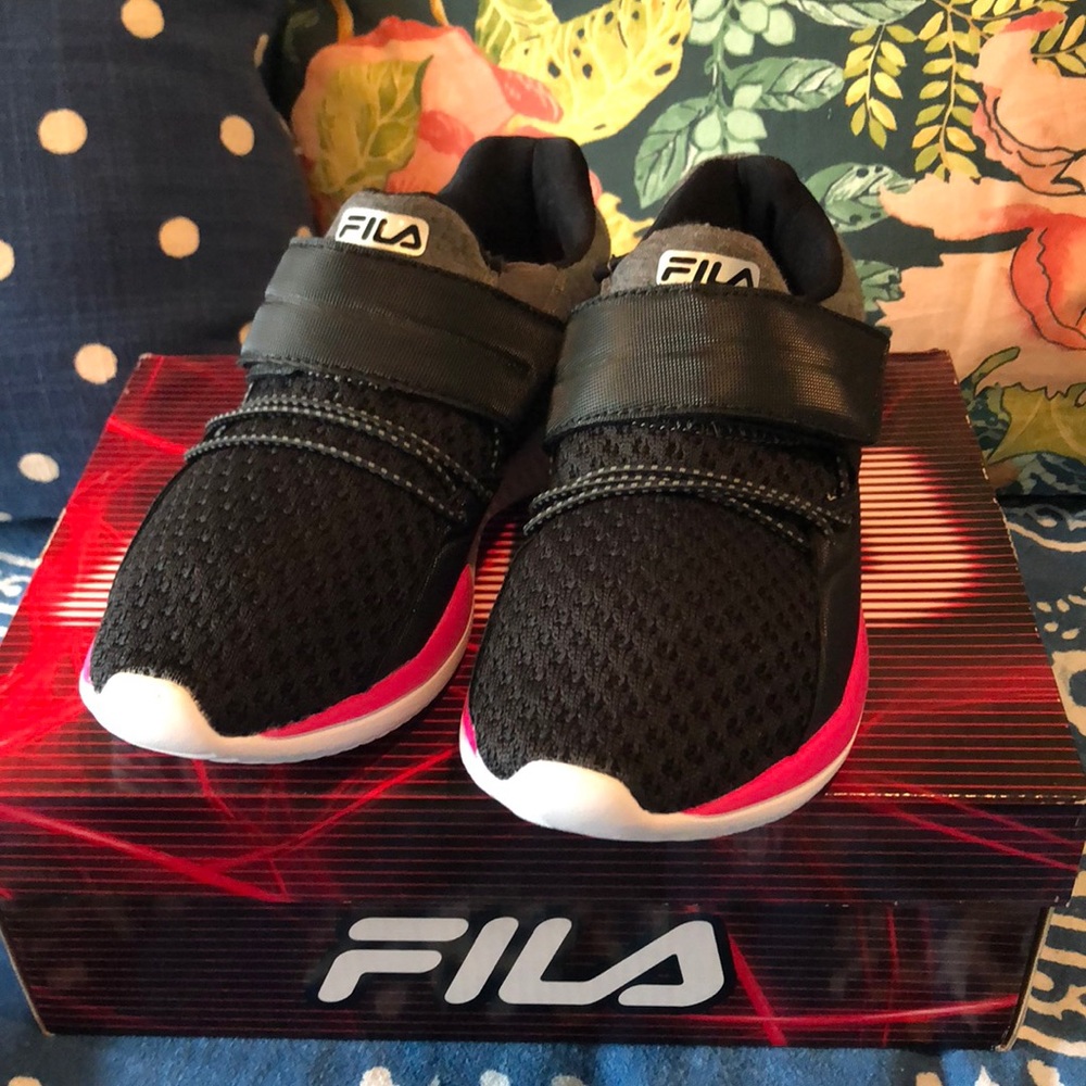 FILA Fondato girls athletic shoes